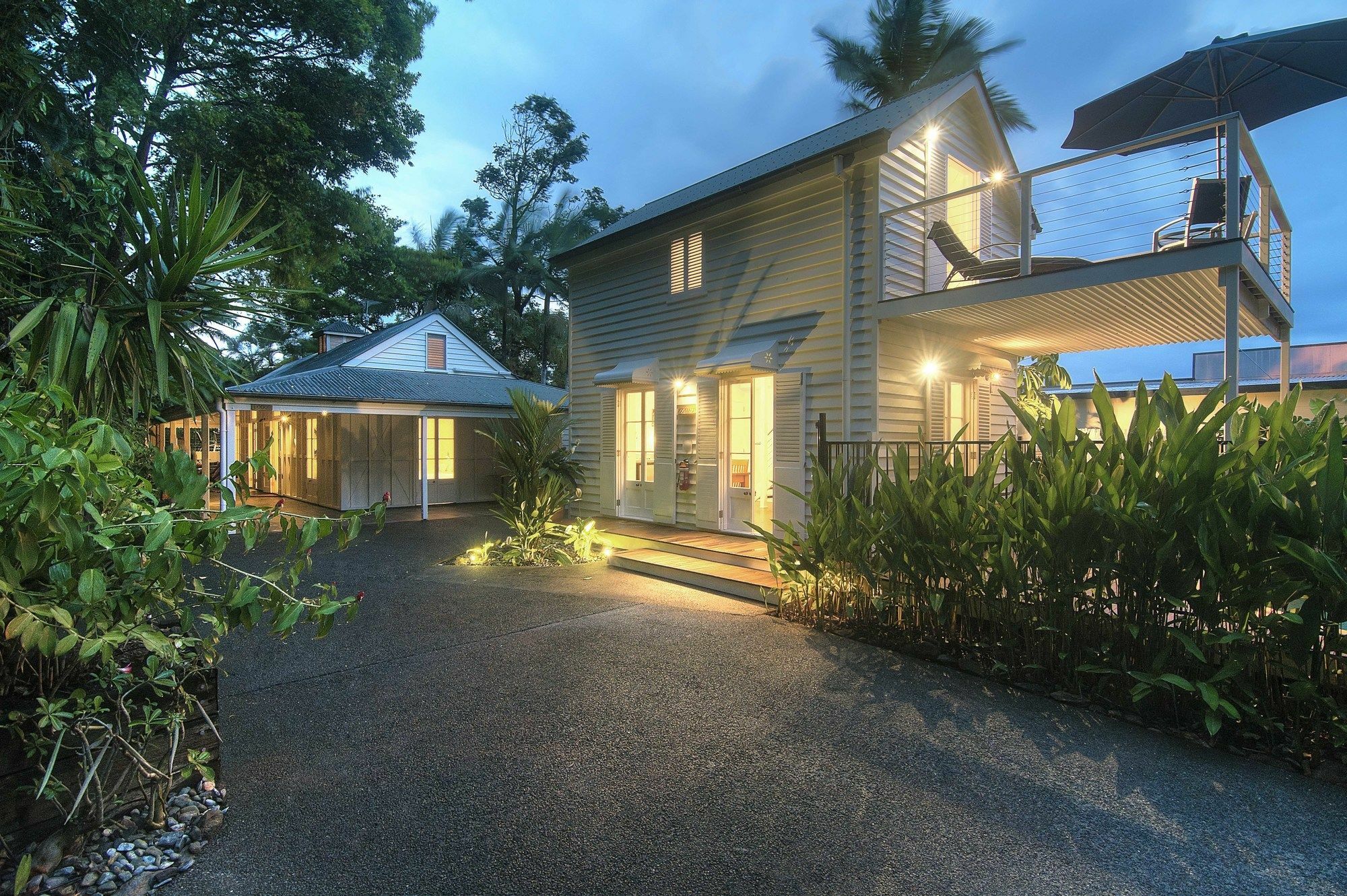 Port Douglas Cottage & Lodge ภายนอก รูปภาพ